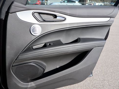 New 2025 Alfa Romeo Stelvio Sprint image 13