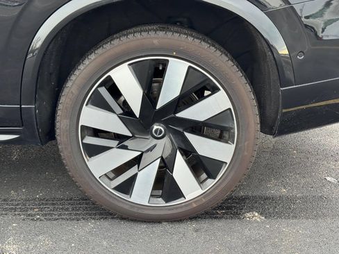 Used 2023 Volvo XC90 T8 Ultimate w/ Protection Package image 7