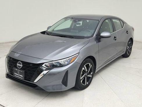 Used 2024 Nissan Sentra SV FWD image 1