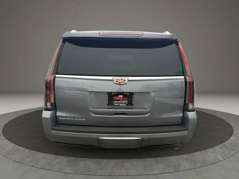 Used 2019 Cadillac Escalade Luxury image 8