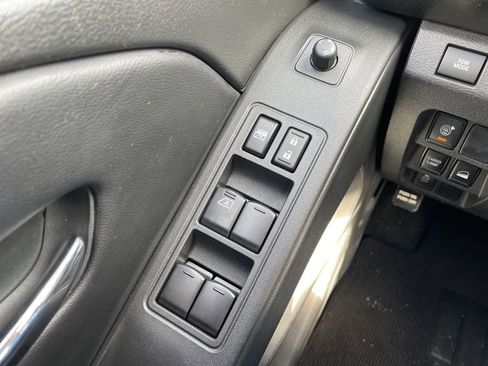 Used 2025 Nissan Frontier SV w/ SV Convenience Package image 24