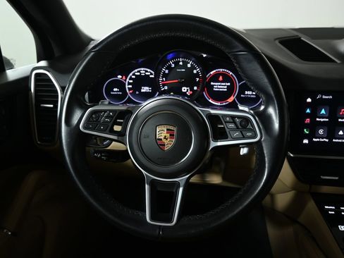 Used 2022 Porsche Cayenne Platinum Edition AWD/4WD image 18