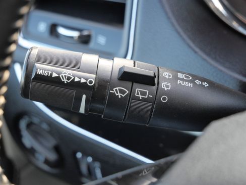 Used 2017 Dodge Grand Caravan SXT image 32