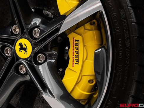 Used 2023 Ferrari SF90 Spider image 28