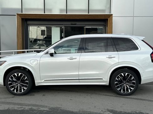 New 2026 Volvo XC90 T8 Plus w/ Protection Package Premier image 5