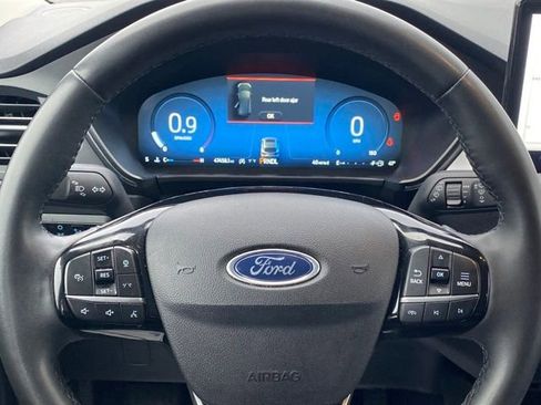 Used 2023 Ford Escape Platinum image 8