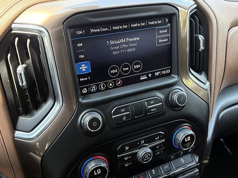 Used 2019 Chevrolet Silverado 1500 High Country w/ Technology Package AWD/4WD image 21