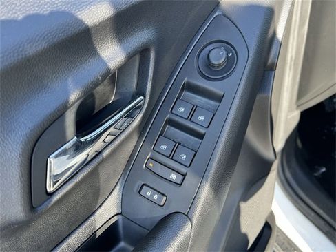 Certified 2022 Chevrolet Trax LT w/ Driver Confidence Package image 15