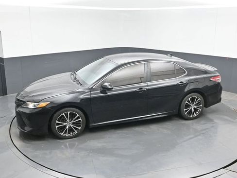 Used 2019 Toyota Camry SE FWD image 33