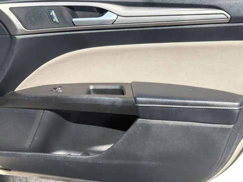 Used 2017 Ford Fusion S FWD image 33