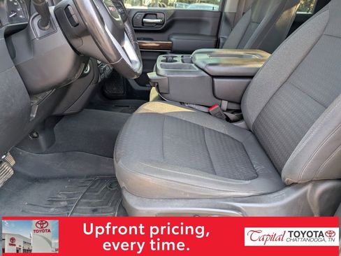 Used 2022 GMC Sierra 2500 SLE w/ SLE Value Package; image 9