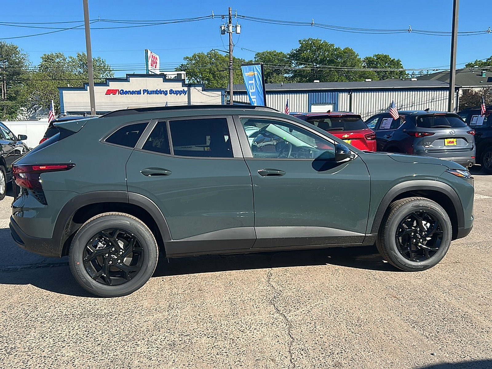 New 2026 Chevrolet Trax LT w/ Driver Confidence Package FWD image 5