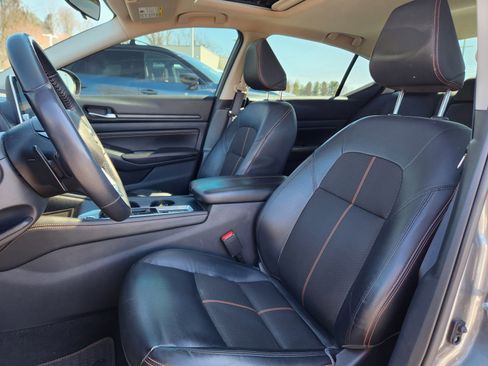 Used 2019 Nissan Altima 2.5 SR w/ SR Premium Package image 10