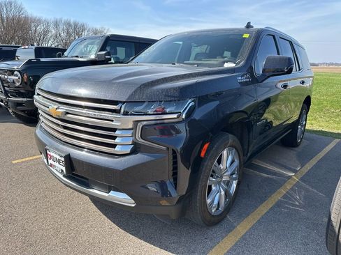 Used 2022 Chevrolet Tahoe High Country w/ Premium Package 2 AWD/4WD image 16