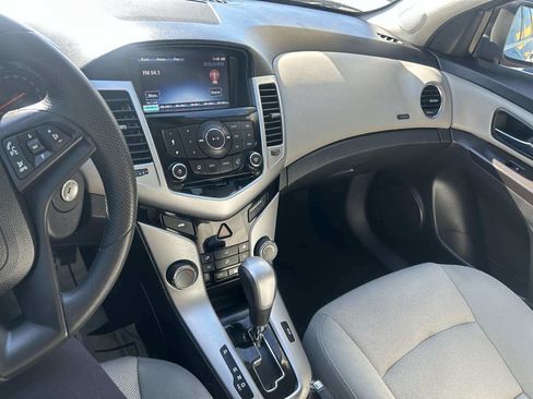 Used 2015 Chevrolet Cruze LT image 11