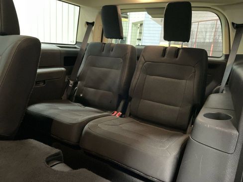 Used 2019 Ford Flex SE image 23