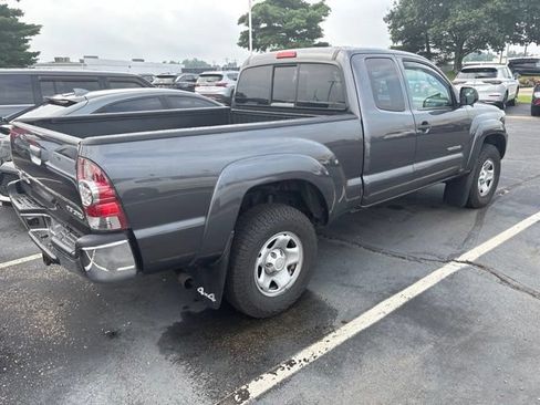Used 2013 Toyota Tacoma 4x4 Access Cab V6 w/ SR5 Pkg image 6