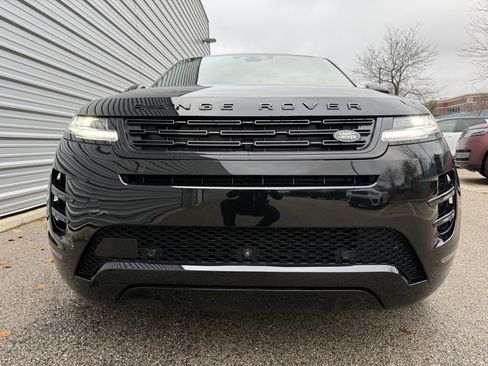 Used 2024 Land Rover Range Rover Evoque Dynamic SE image 2