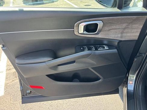Certified 2023 Kia Sorento X-Line EX AWD/4WD image 12