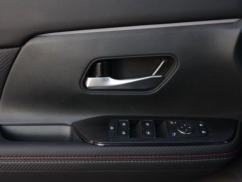 New 2025 Nissan Kicks SR image 24