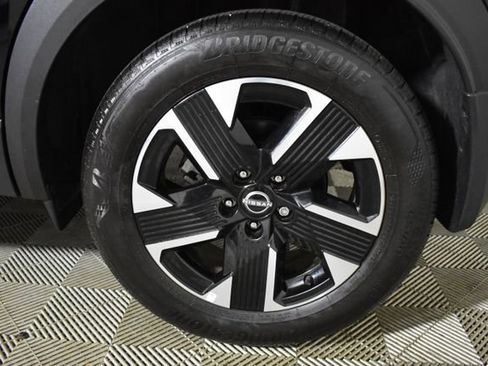 Certified 2025 Nissan Kicks SV AWD/4WD image 37
