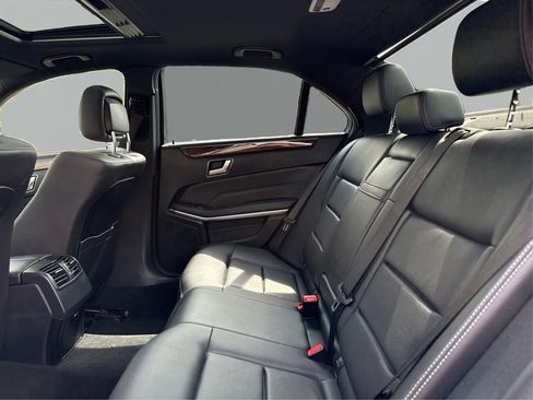Used 2014 Mercedes-Benz E 350 4MATIC Sedan image 10