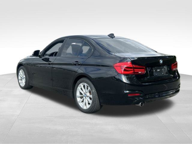 Used 2018 BMW 320i xDrive Sedan AWD/4WD image 4