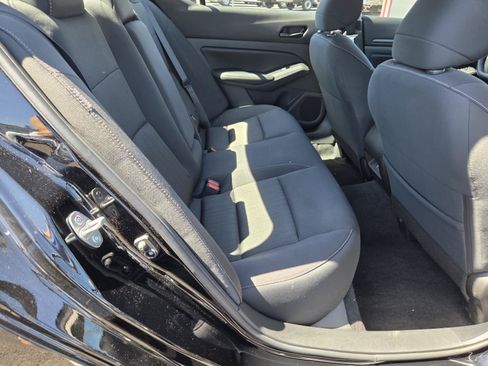 Used 2025 Nissan Altima 2.5 SV FWD image 18