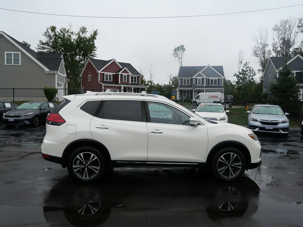 Used 2017 Nissan Rogue SL w/ SL Premium Package AWD/4WD image 8