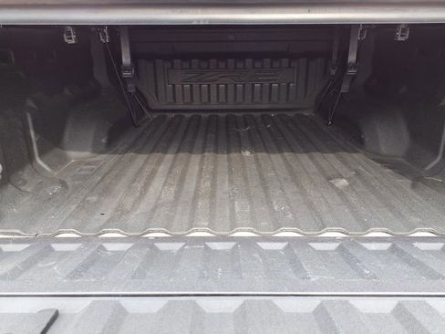 Used 2024 Chevrolet Colorado ZR2 w/ Technology Package image 10