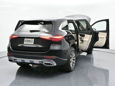 Used 2024 Mercedes-Benz GLC 300 4MATIC image 38