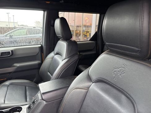 Used 2021 Ford Bronco Badlands image 11