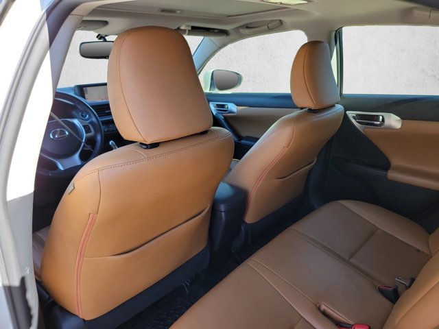 Used 2013 Lexus CT 200h w/ Premium Pkg w/Navigation FWD image 18