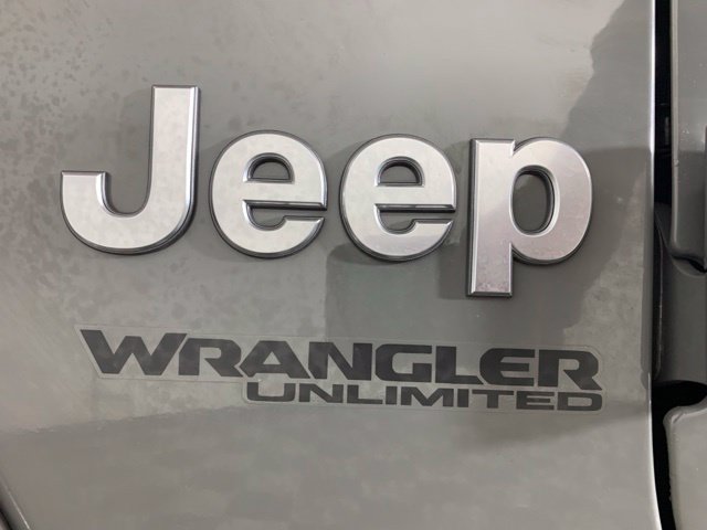 Used 2019 Jeep Wrangler Unlimited Sahara w/ Cold Weather Group AWD/4WD image 38