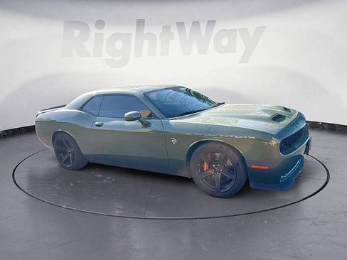 Used 2019 Dodge Challenger SRT Hellcat w/ Plus Package RWD image 7