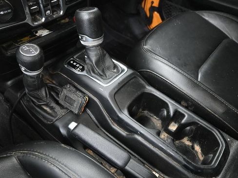 Used 2021 Jeep Gladiator Sport AWD/4WD image 30