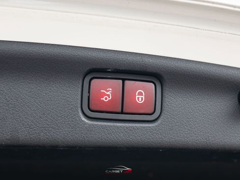 Used 2022 Mercedes-Benz C 300 4MATIC Sedan image 43