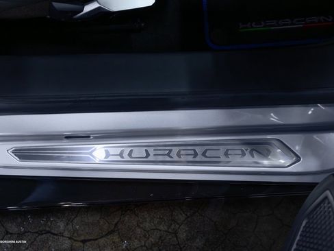 Used 2021 Lamborghini Huracan EVO image 39