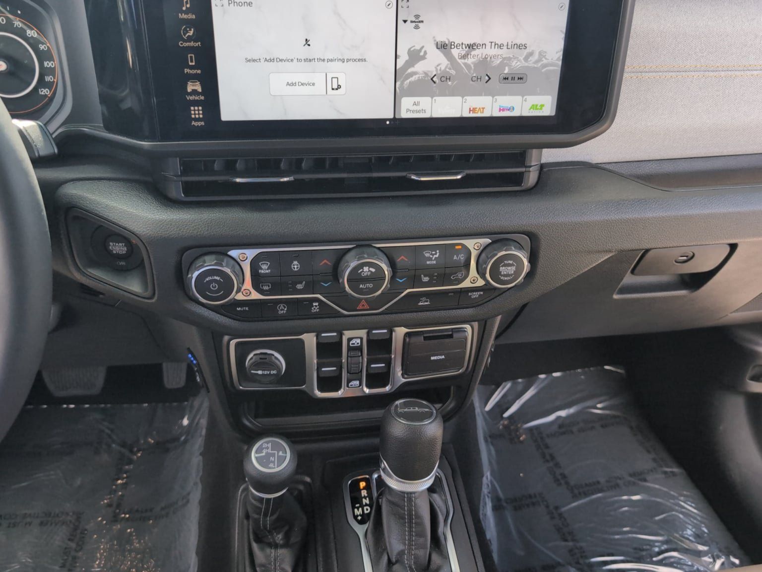 Used 2025 Jeep Gladiator Sport AWD/4WD image 15
