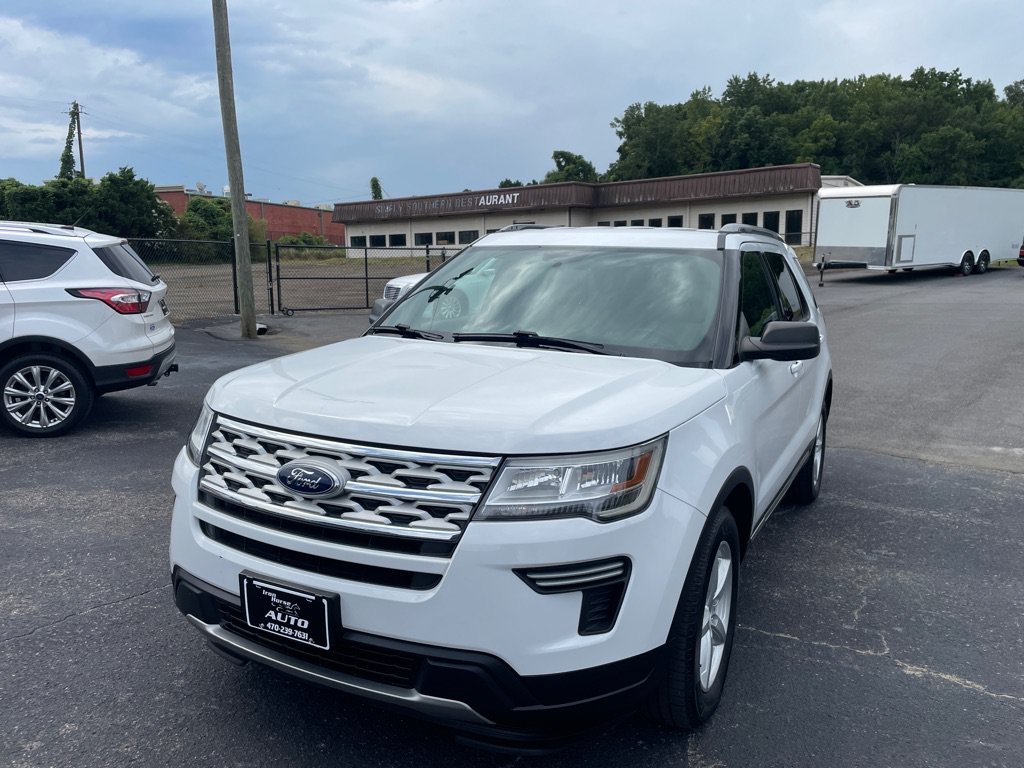 Used 2018 Ford Explorer XLT FWD image 1