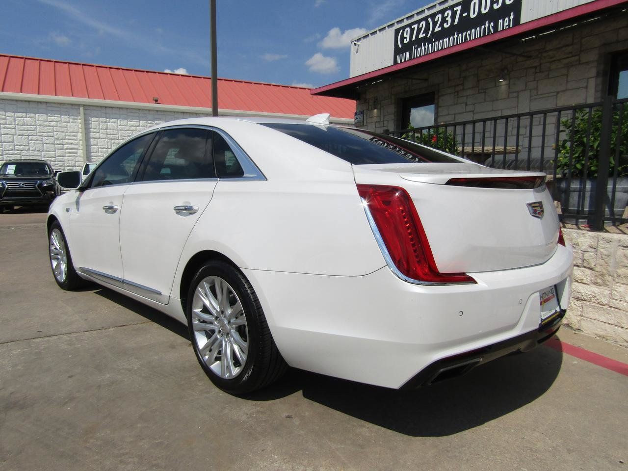 Used 2018 Cadillac XTS Luxury FWD image 3