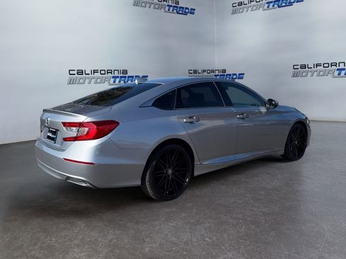 Used 2018 Honda Accord LX image 5