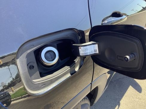 Used 2024 Jeep Compass Limited image 30