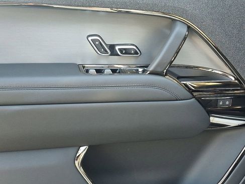 Used 2024 Land Rover Range Rover Sport Dynamic SE image 13