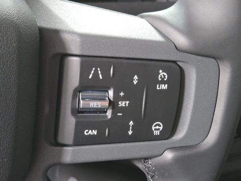 New 2026 Land Rover Defender 110 X-Dynamic SE image 25