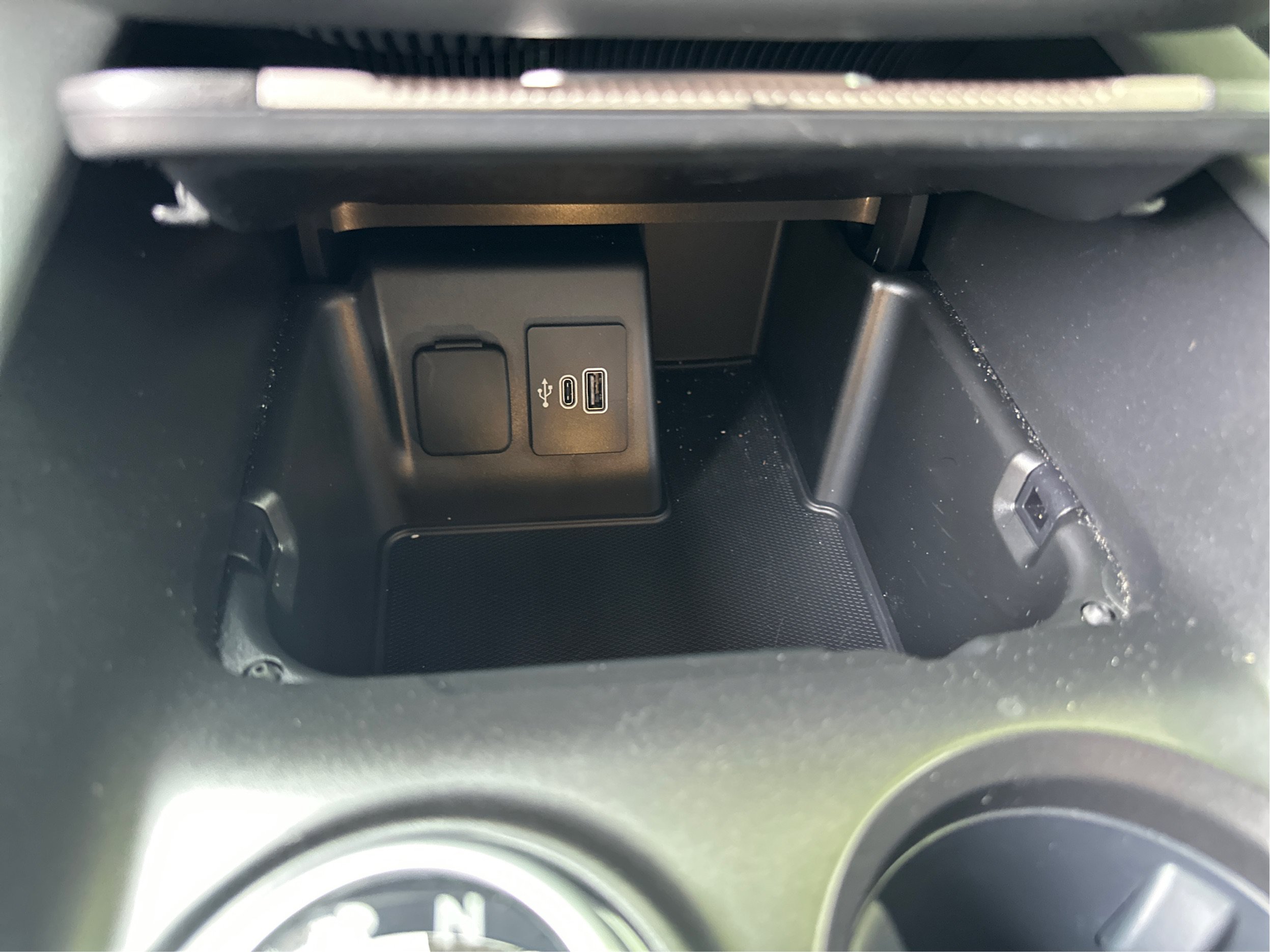 Used 2025 Ford Explorer Active AWD/4WD image 34