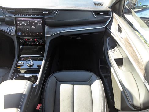 Used 2021 Jeep Grand Cherokee L Limited image 16