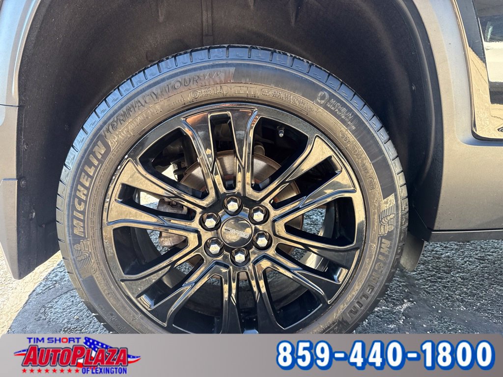 Used 2023 GMC Acadia SLT w/ Elevation Edition AWD/4WD image 31