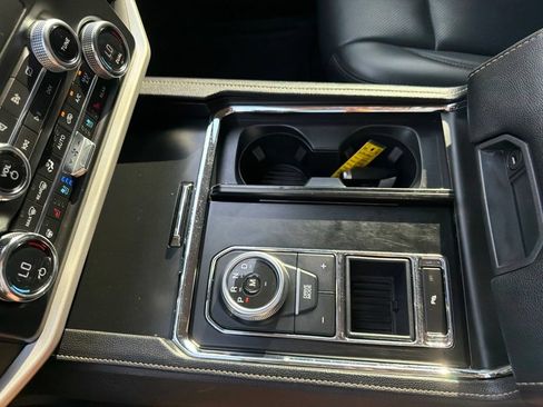 Used 2022 Ford Expedition XLT RWD image 35