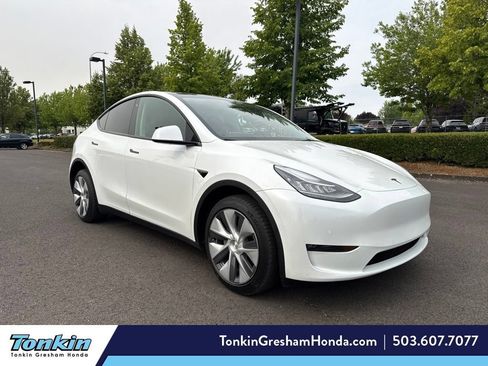 Used 2021 Tesla Model Y Long Range AWD/4WD image 1